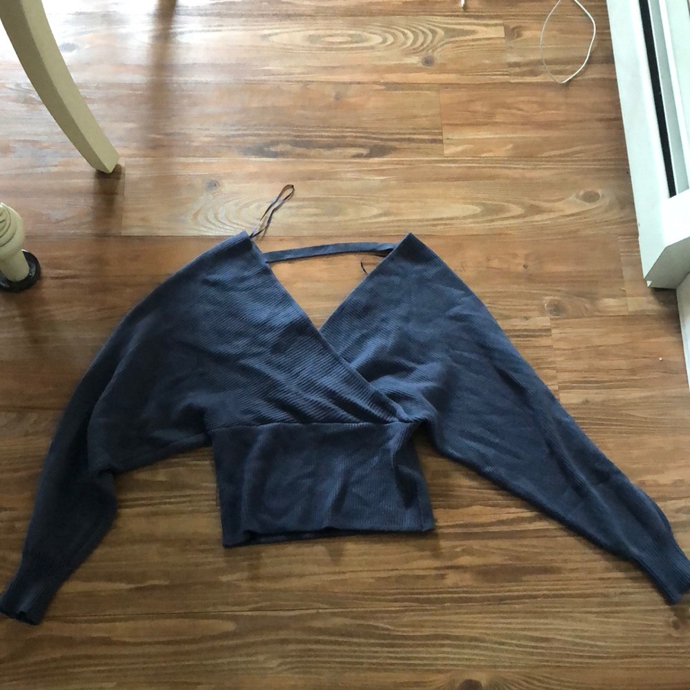 Fabrik M crop V neck sweater